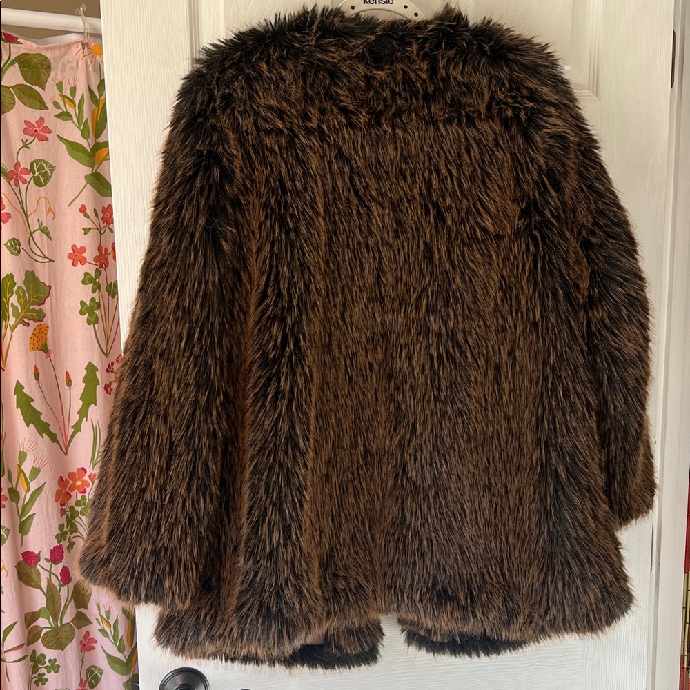 H&M Divided fluffy faux fur brown coat jacket M - Picture 9 of 10